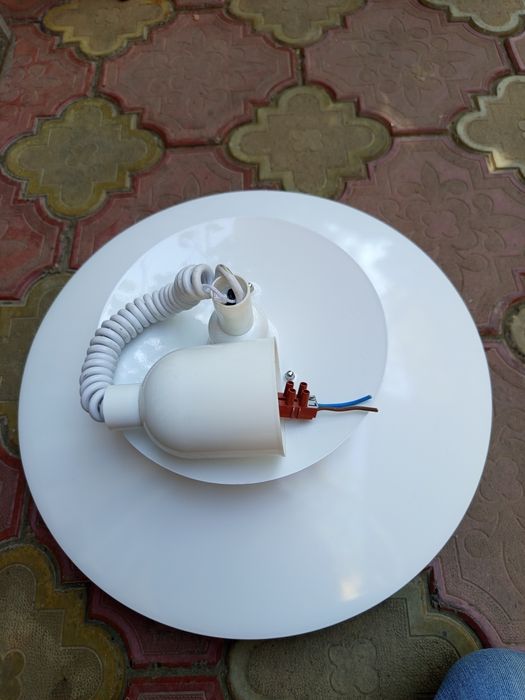 Vând trei lustre ,,abajoare