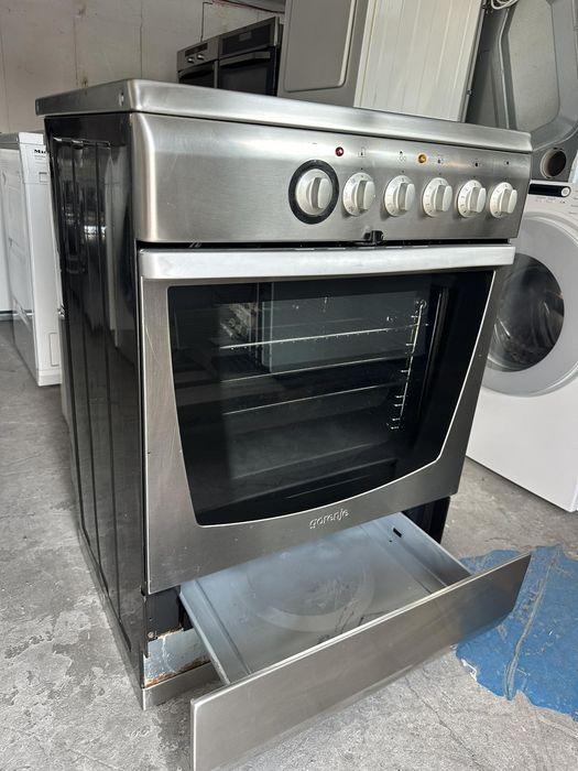 Печка +гаранция 1 година.  Gorenje, конвекця, керамичен плот. Безплатна доставка за София
