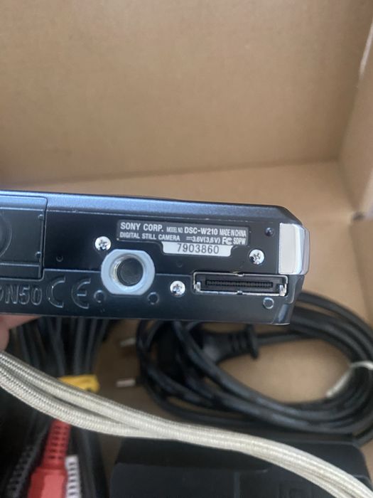 Фотоапарат Sony DSC-W210