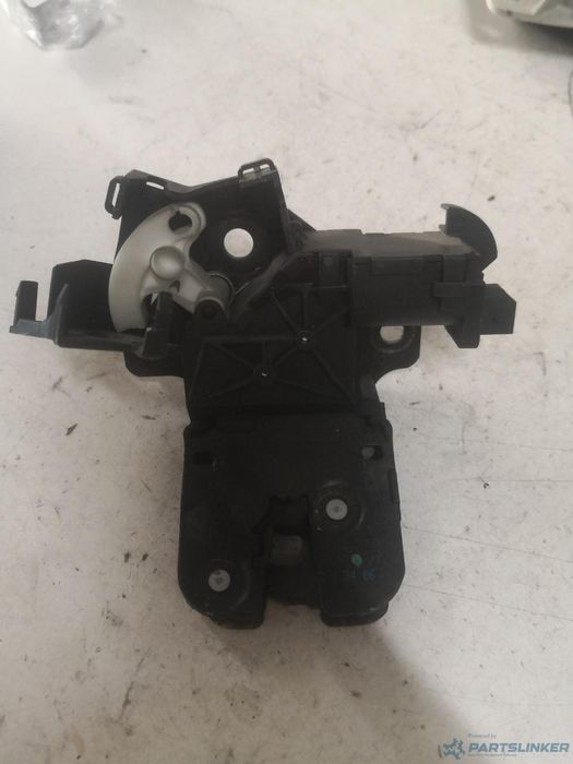 Broasca Haion Audi A3 Ii (8P1) [ 2003 - 2013 ] Oem 8P4827505B