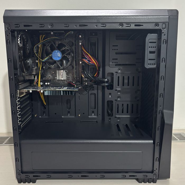 PC Desktop de vânzare – Intel i5-10400F / 16 GB RAM / GT1030