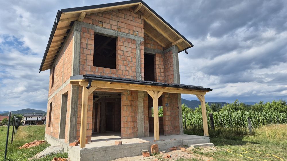Casă P+1 de vânzare – la roșu