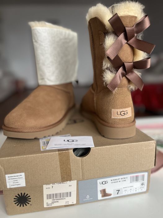 UGG W Bailey Bow II – Chestnut