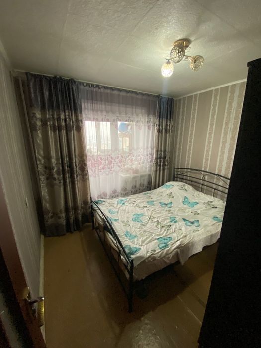 Продам 4 комнатную квартиру