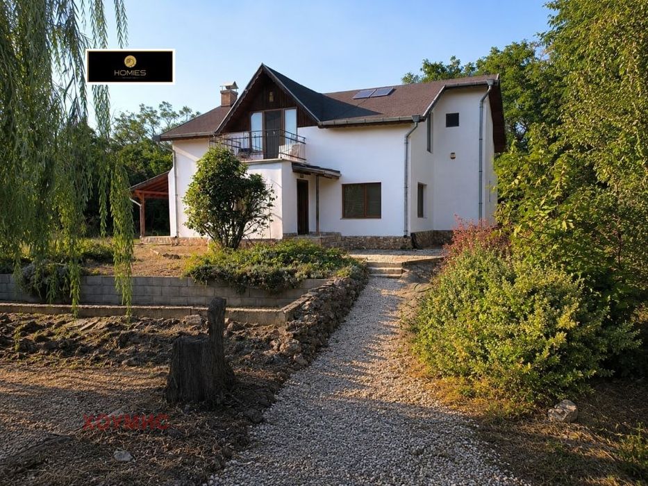 Къща 89 кв.м за продажба в с. Великово | Двор 2865 кв.м с барбекю