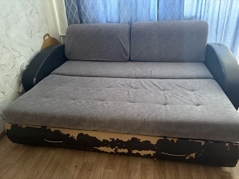 Продается диван срочно