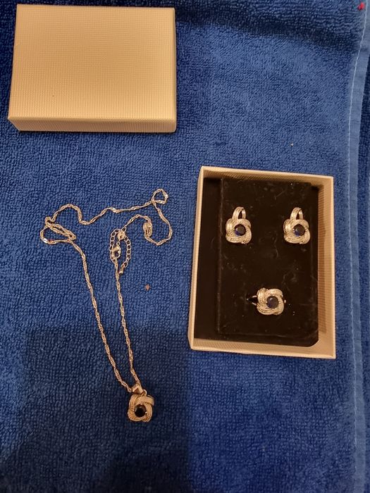 Сребърен комплект със сапфир