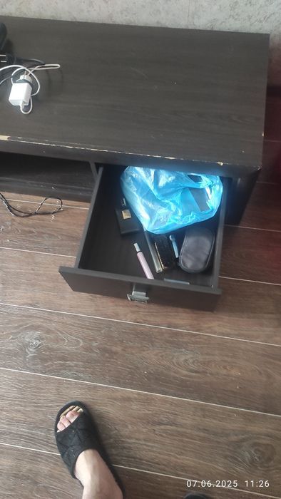 Тумбочка деревянная