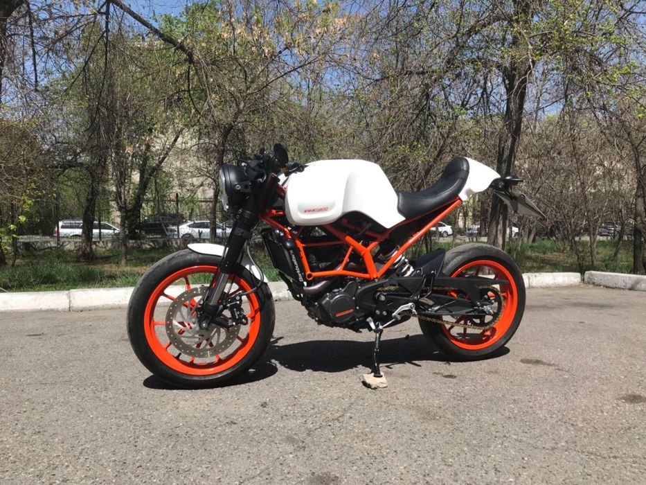 KTM RC200 Cafe racer