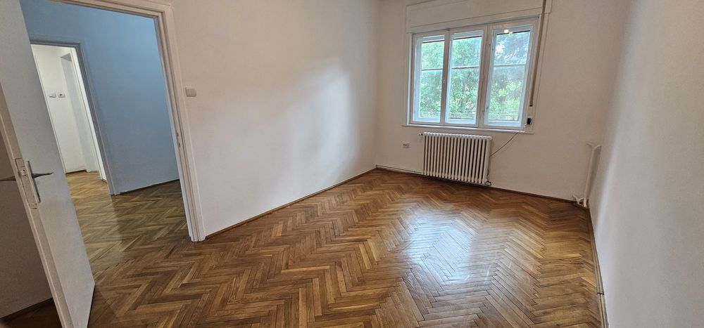 Proprietar, vand apartament 3 camere, 87mp utili, pod, 2 garaje - 185.000 Eur