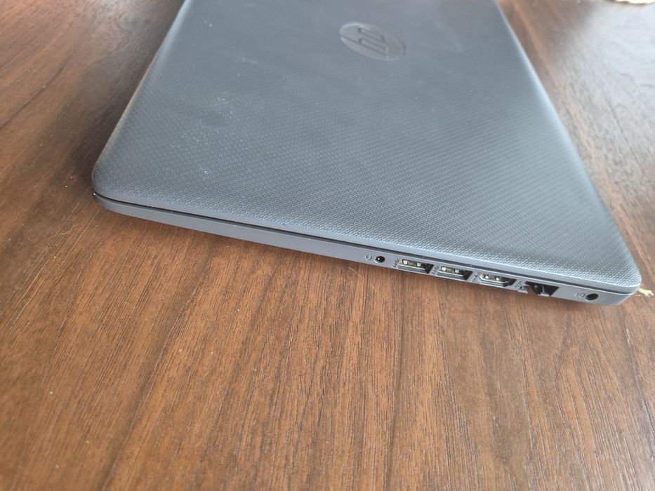 Laptop HP 245 G7