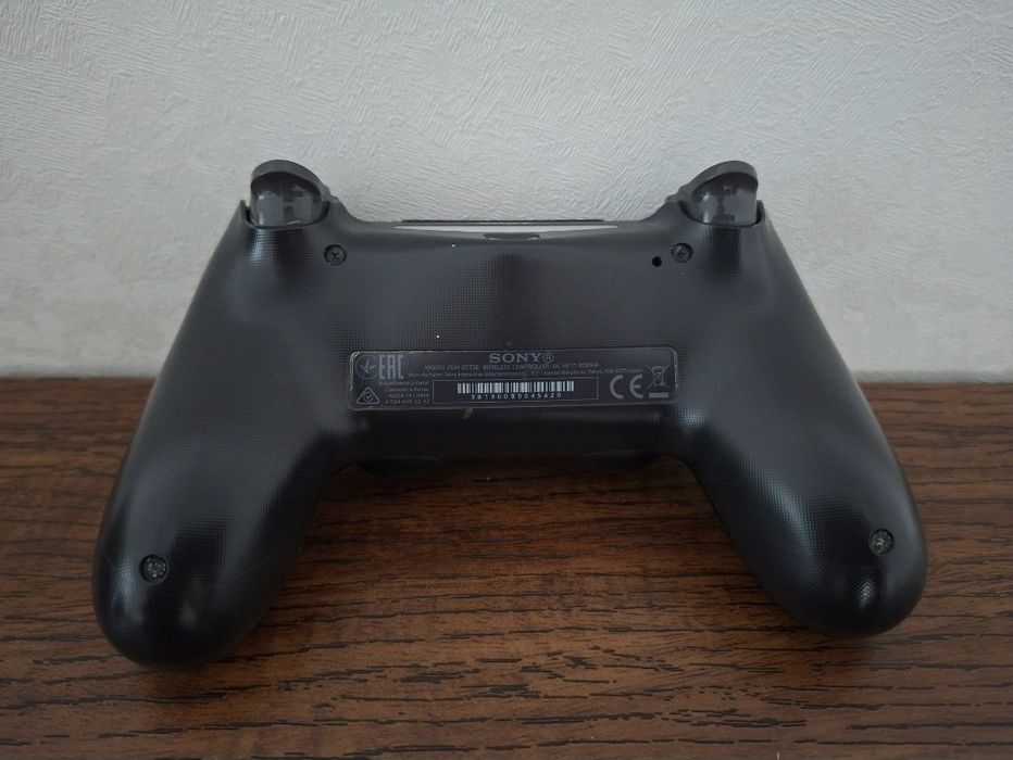 Джойстик для PlayStation 4