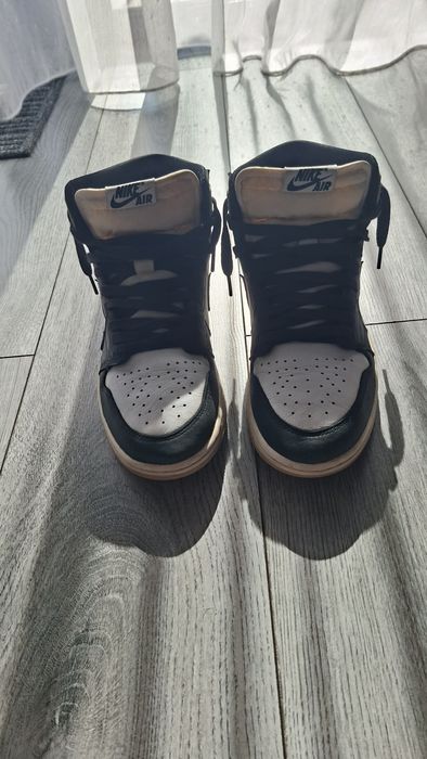 Vând sneakers Air Jordan 1 light mocha