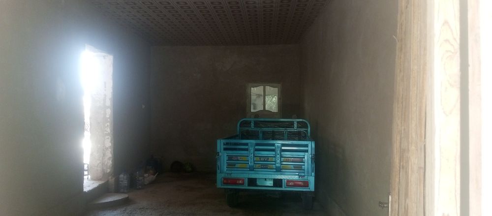 Ховли сотилади ,