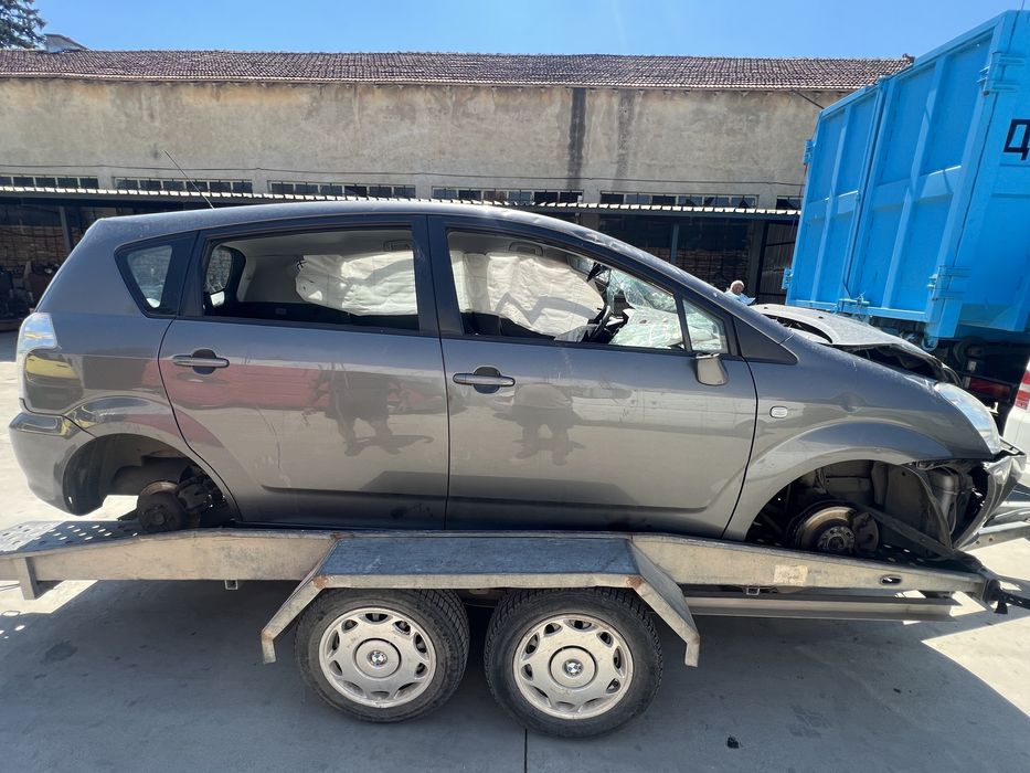 Toyota Corolla Verso НА ЧАСТИ
