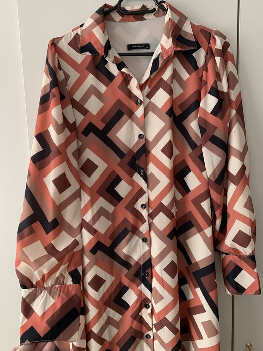 Rochie midi cu nasturi