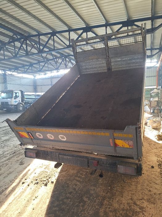 Vând benă basculabilă