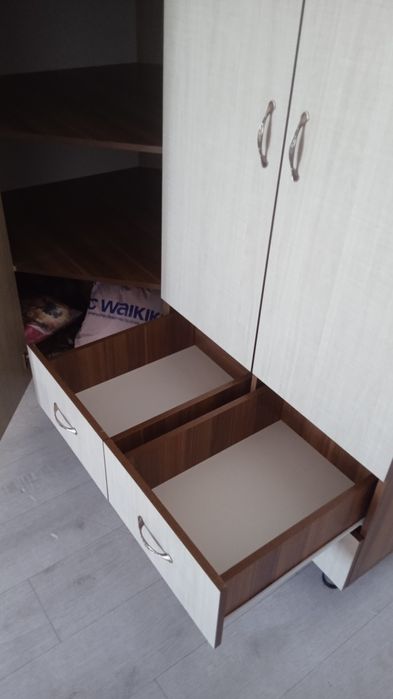 Шкаф высокий продам