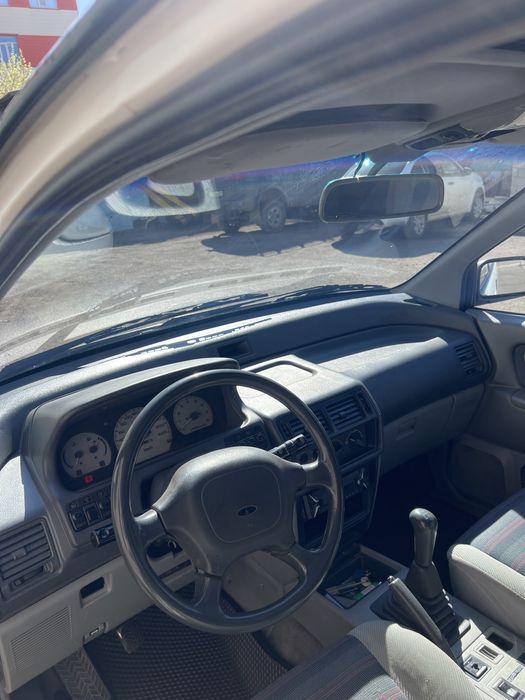 Mitsubishi space Runner 1996года