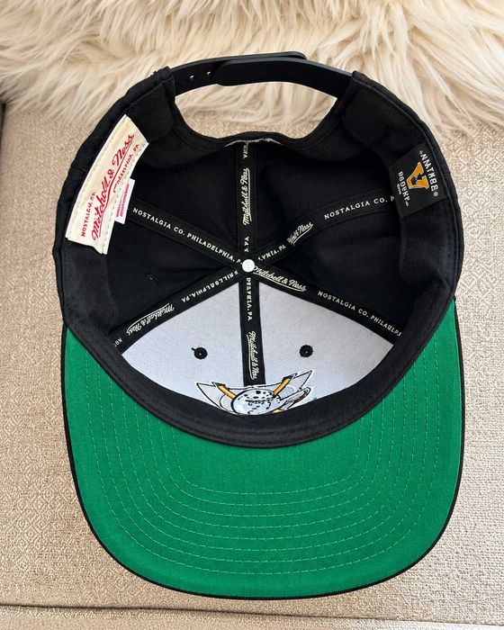 Șapcă Mitchell & Ness Anaheim Ducks – Snapback reglabilă – neagră – NHL 20th Anniversary