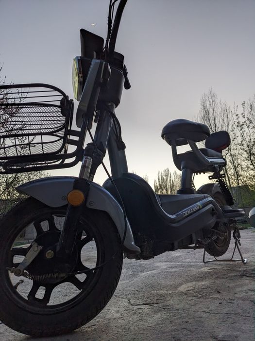 Skuter Elektron Geliviy Akkumulyator