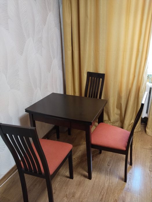 Продам стол со стульями