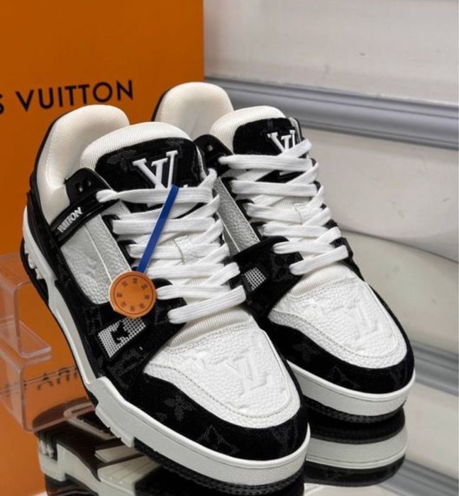 Adidasi Louis Vuitton Trainers black white LV