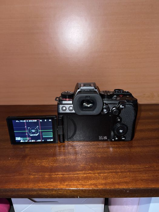 Продавам lumix s5ii