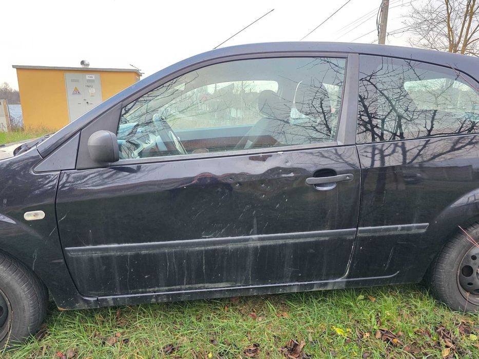 Vand Ford Fiesta 2005 1.3l Benzina 2 500 lei Negociabil