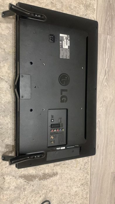 Телевизор LG  б/у диагональ 73 см