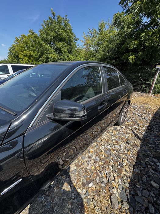 Vand Mercedes C220 ,fara motor!!!