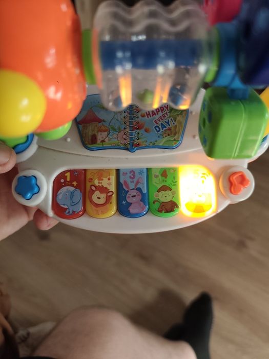 Pian pentru bebelusi cu lumini si sunete, Multicolor