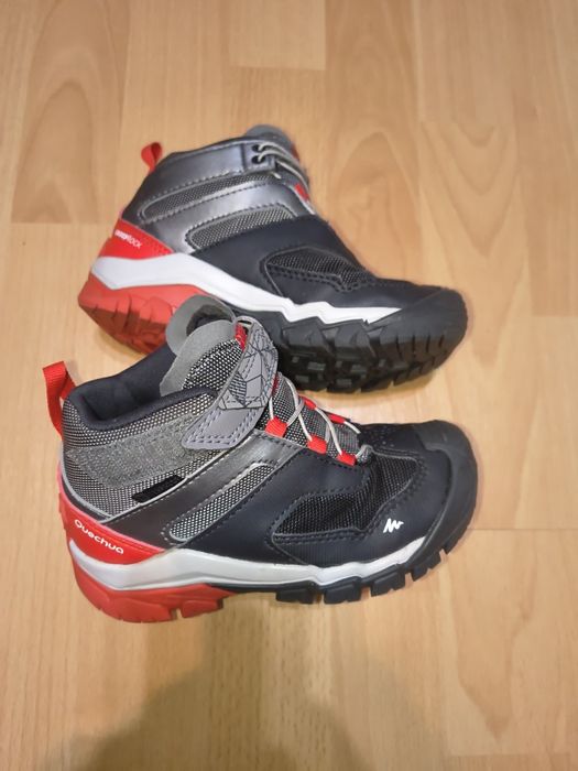 Bocanci drumeție băieți Quechua mărimea 28 ,preț 60 lei