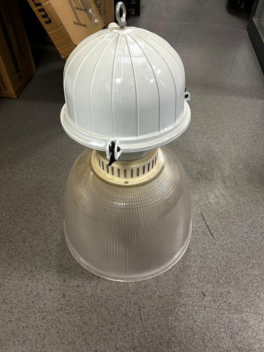 Lampa pentru hale depozit