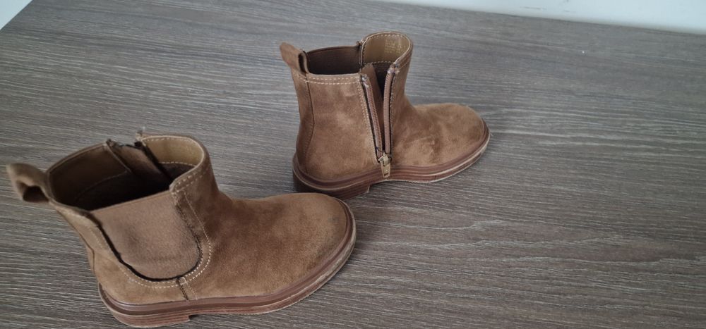 Ghietute baietei marimea 23