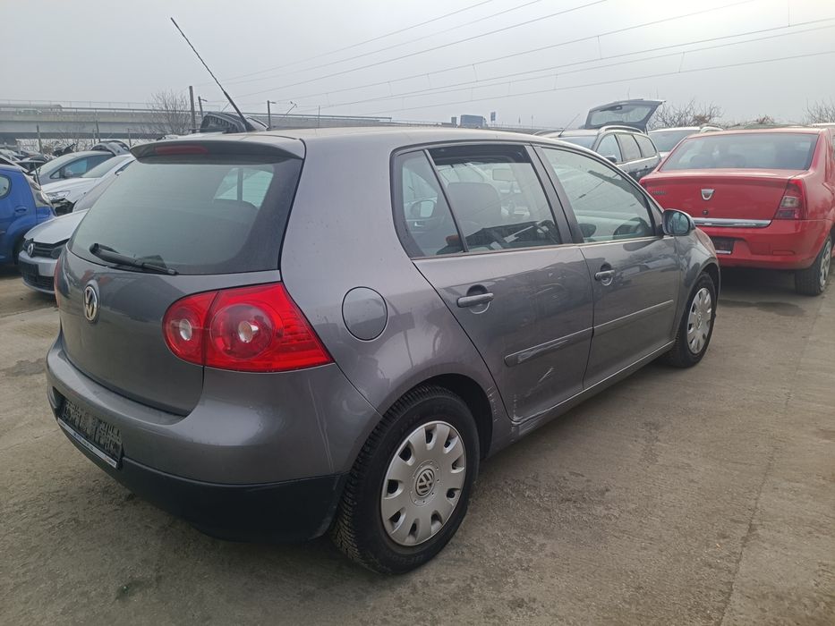 Dezmembram VW Golf, an 2007, motor 1.6 b, tip motor BSE