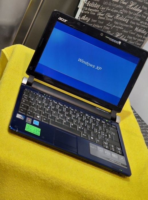 Mini laptop Acer Windows XP