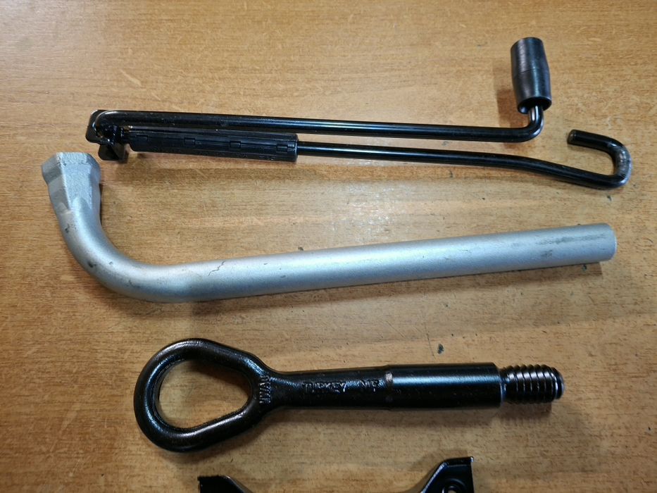 Cric cheie roti Vw Polo Audi A1 Ibiza 2012>