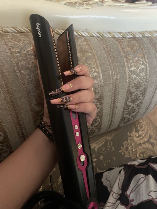 Vand placa dyson noua