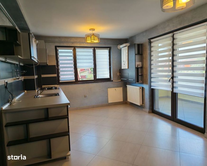 Apartament 4 camere, cartier Intre Lacuri, loc de parcare — fotografia 3
