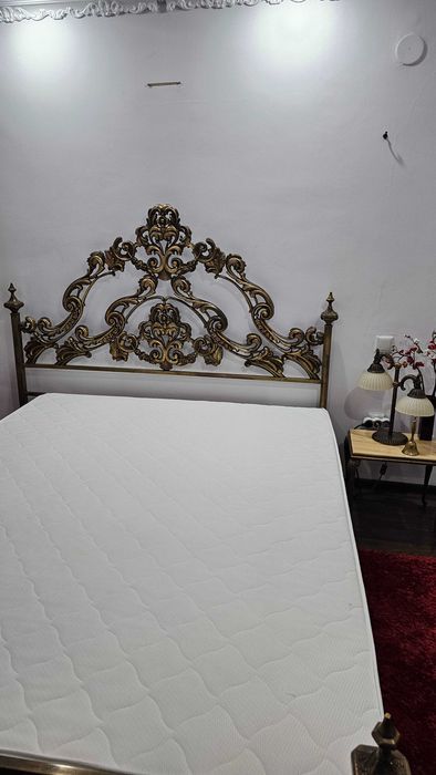 Pat vintage din bronz + saltea & somieră – stare excelentă