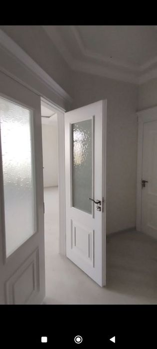 Qorasuv-3 da. 2-xona+mansardli yangi qurilgan kvartira sotiladi.