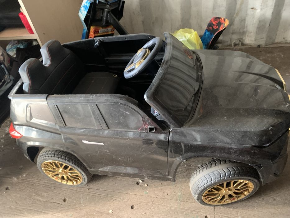 Детский электромобиль