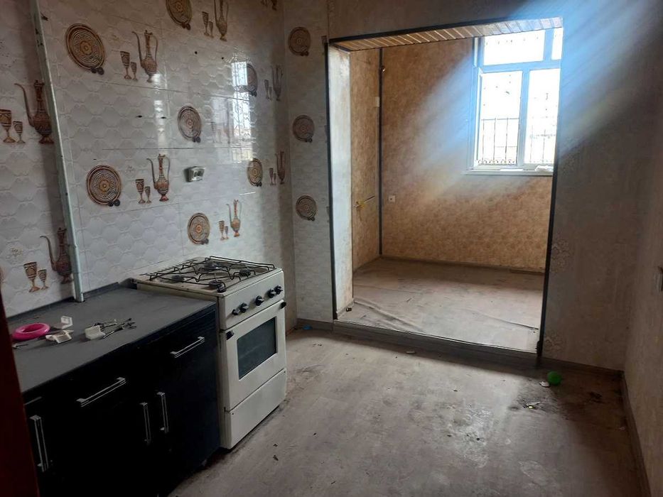 Kvartira sotiladi srochno