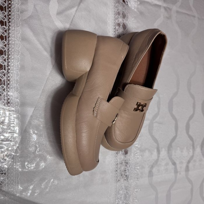 Туфли бежевые 38 размер новые