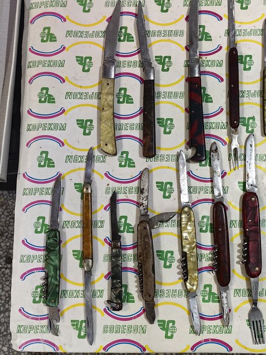 Стари сгъваеми ножки