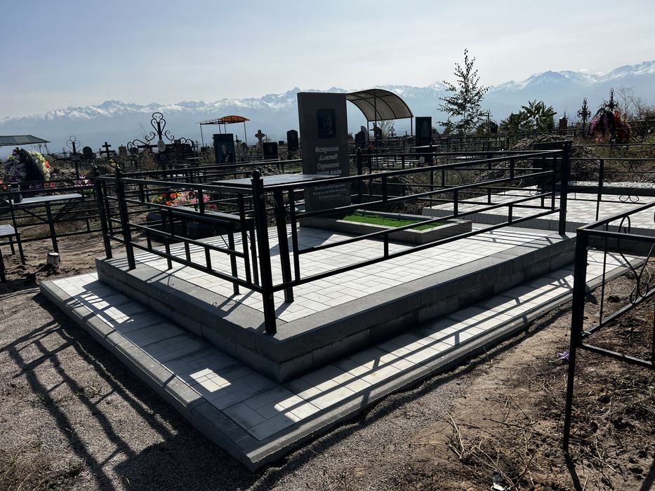 Памятники, оградки