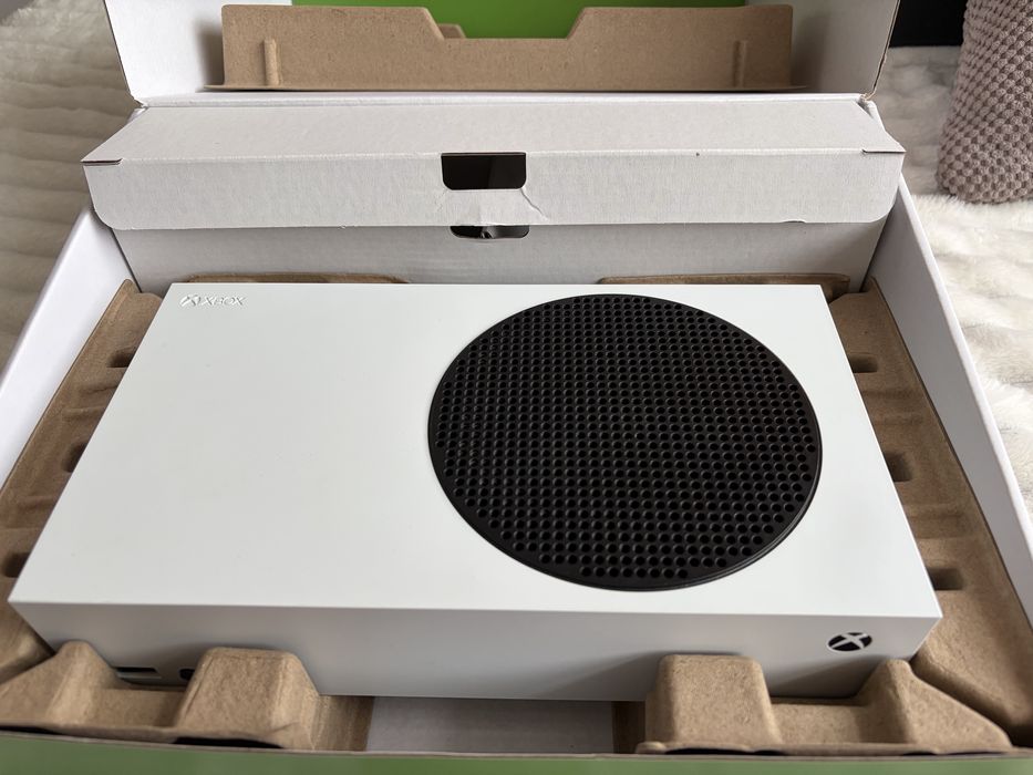 Xbox Series S conditie impecabila plus controller