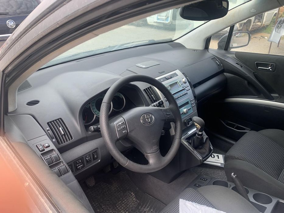 Toyota Corolla Verso 2.2D-CAT 2007г. НА ЧАСТИ!