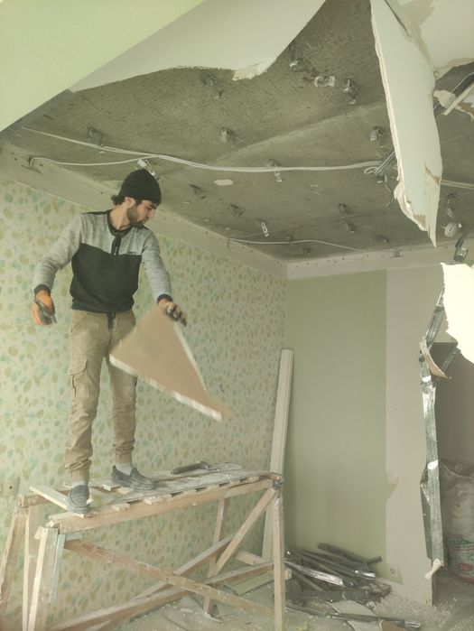 Аккуратный демонтаж стен,полов,плитки,штукатурки и т.д+Вывоз мусора.